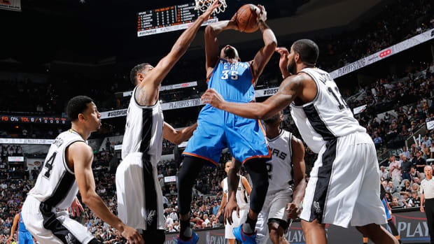 kevin-durant-spurs-defense.jpg